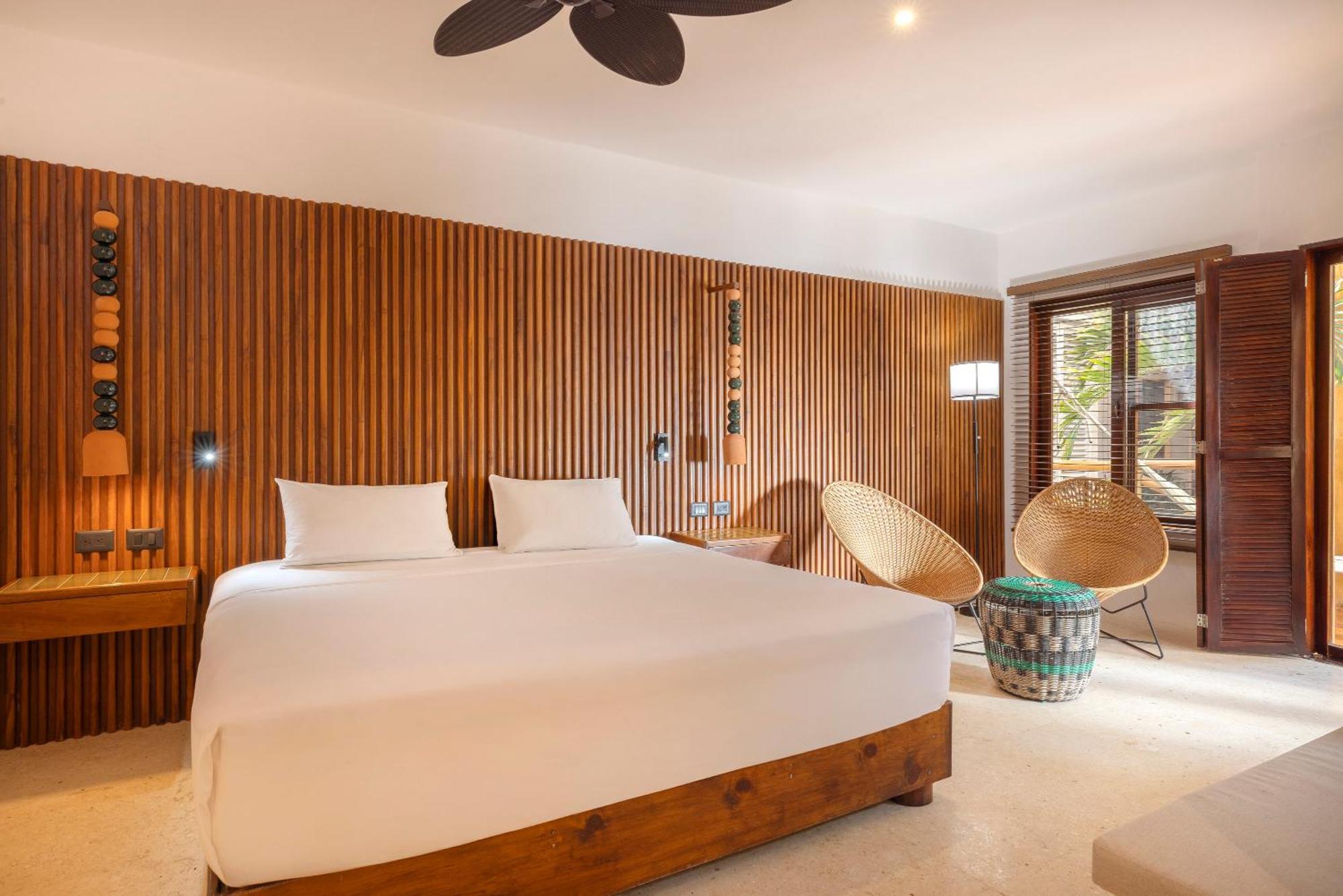Junior Suite (2 Adults + 2 Children)